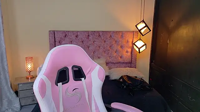 Snapshot of sweet__thang chatting on November 9, 5:17 am sweet thang online show from November 9, 5:17 am