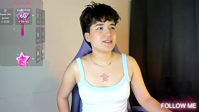 Snapshot of emma_cute7 chatting on October 2, 4:41 am emma cute7 online show from October 2, 4:41 am