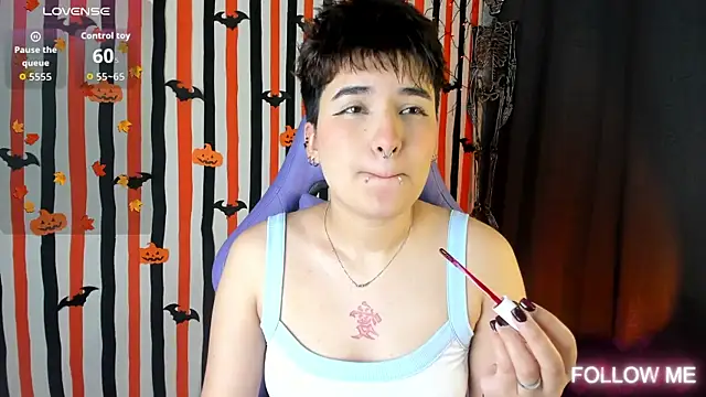 Snapshot of emma_cute7 chatting on October 24, 5:15 am emma cute7 online show from October 24, 5:15 am