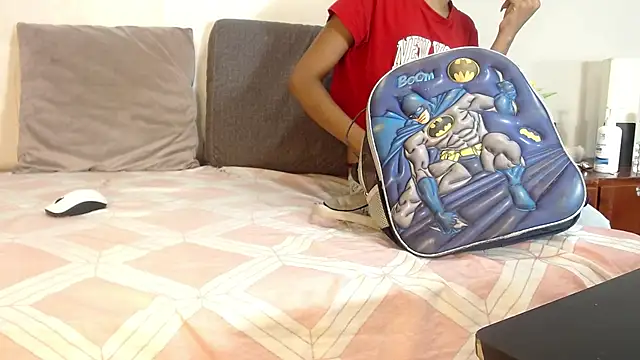 willow smitt online show from October 12, 1:21 pm