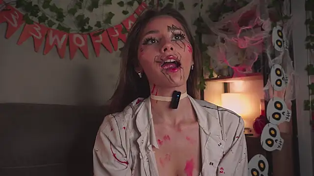 Snapshot of EditaBails chatting on October 31, 6:31 pm EditaBails online show from October 31, 6:31 pm