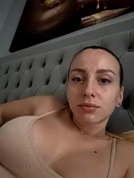 AlexisWhit online show from October 5, 7:17 am