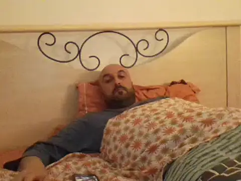 Snapshot of maxxxio12 chatting on March 9, 2:21 pm maxxxio12 online show from March 9, 2:21 pm