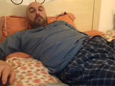 Snapshot of maxxxio12 chatting on March 9, 5:28 pm maxxxio12 online show from March 9, 5:28 pm