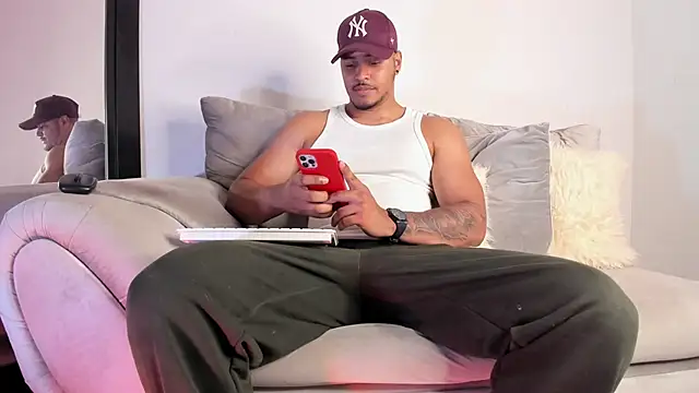 AshtonnSummer online show from September 16, 5:25 pm