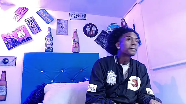 lili roussi online show from October 15, 12:22 am