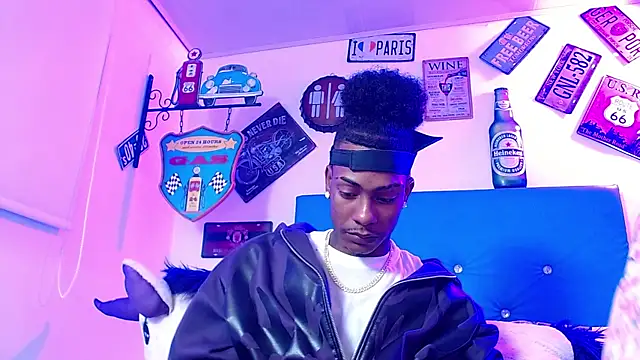 lili roussi online show from November 15, 12:41 am