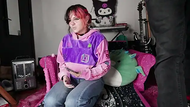 Snapshot of Devil_And_Princess chatting on September 22, 3:41 am Devil And Princess online show from September 22, 3:41 am