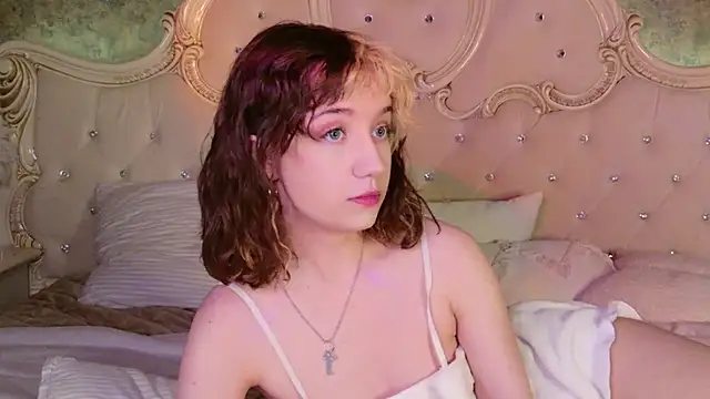 Gia Riccardo online show from November 21, 4:05 pm