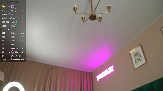 Snapshot of Sweet_Jealousy chatting on October 13, 9:53 am Sweet Jealousy online show from October 13, 9:53 am