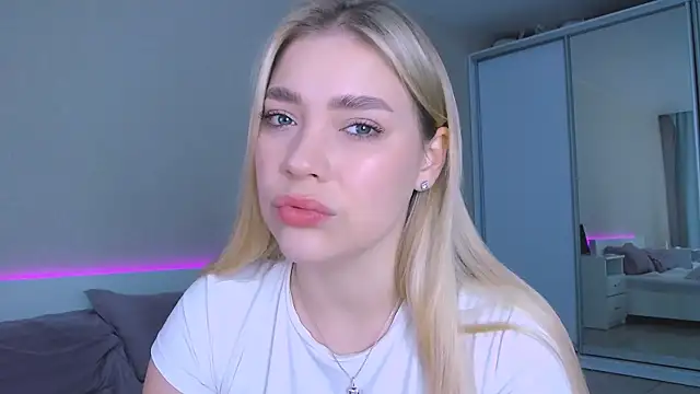 DIANAxxxDIAMOND online show from November 14, 10:25 am