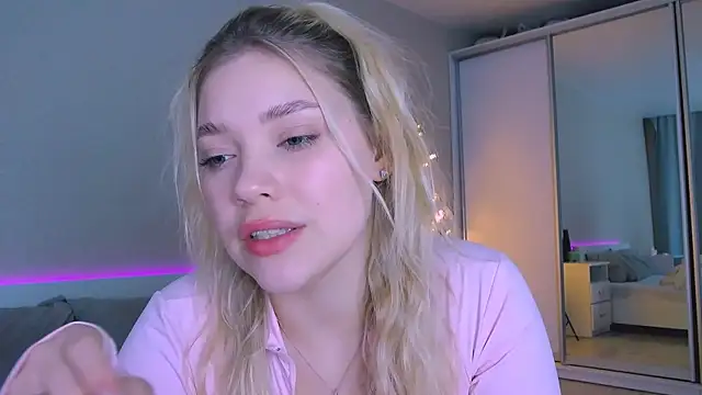 DIANAxxxDIAMOND online show from December 2, 2:01 pm