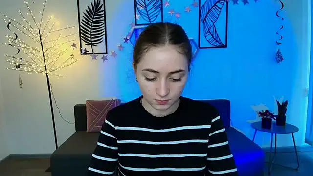 LilyHaart online show from March 22, 4:04 pm