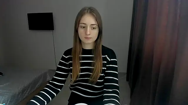 LilyHaart online show from October 2, 9:05 am