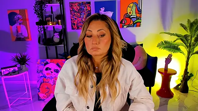 Snapshot of SarahAlluring chatting on September 14, 12:59 pm SarahAlluring online show from September 14, 12:59 pm