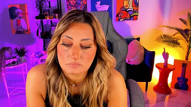 Snapshot of SarahAlluring chatting on September 20, 12:06 pm SarahAlluring online show from September 20, 12:06 pm