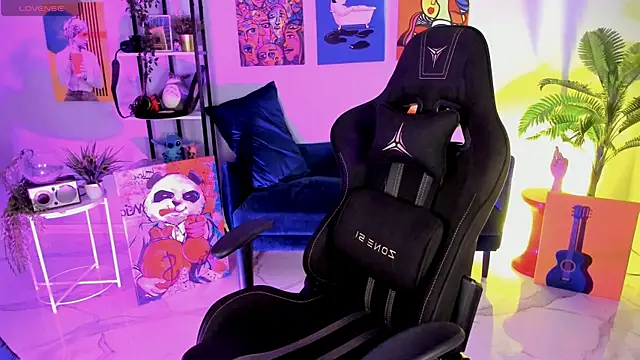 Snapshot of SarahAlluring chatting on November 15, 11:51 am SarahAlluring online show from November 15, 11:51 am