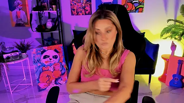 Snapshot of SarahAlluring chatting on November 16, 1:06 pm SarahAlluring online show from November 16, 1:06 pm