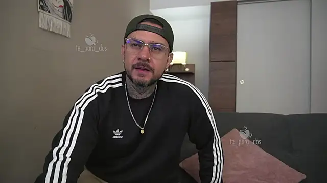 Snapshot of Te_para_2 chatting on November 6, 4:52 pm Te para 2 online show from November 6, 4:52 pm