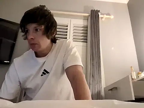 Snapshot of Nick-Ox chatting on March 10, 8:45 pm Nick-Ox online show from March 10, 8:45 pm