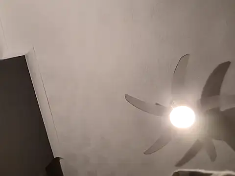 Snapshot of Nick-Ox chatting on March 18, 8:59 pm Nick-Ox online show from March 18, 8:59 pm