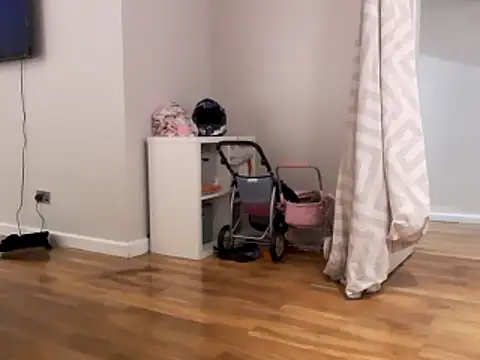 Snapshot of Nick-Ox chatting on November 15, 4:25 pm Nick-Ox online show from November 15, 4:25 pm