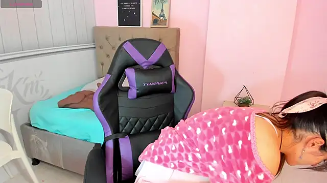 Tania Duque online show from October 2, 2:02 pm