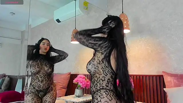 alisonnwalker2025 online show from September 13, 1:22 pm