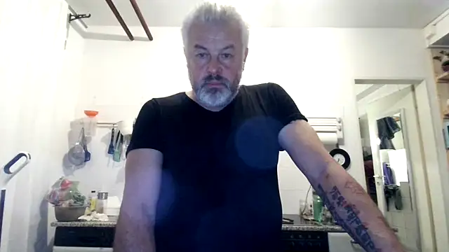 Berg Boy online show from November 26, 5:30 am