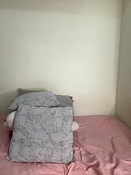 Ivelleee  online show from November 14, 9:35 pm