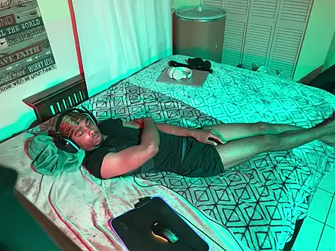 Snapshot of anthonyroth chatting on March 14, 2:53 am anthonyroth online show from March 14, 2:53 am