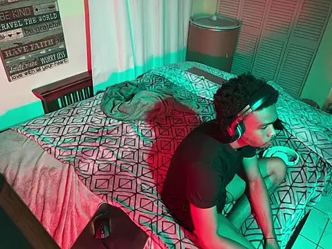 Snapshot of anthonyroth chatting on March 17, 5:01 am anthonyroth online show from March 17, 5:01 am