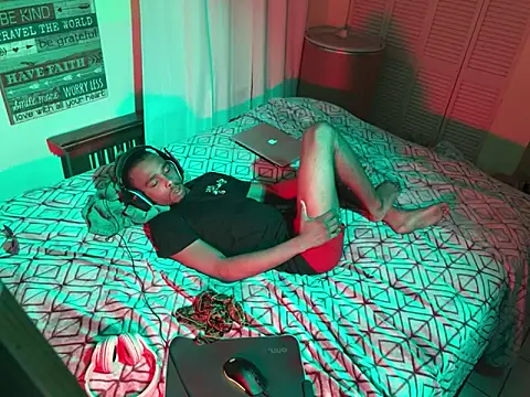 Snapshot of anthonyroth chatting on March 19, 11:47 pm anthonyroth online show from March 19, 11:47 pm