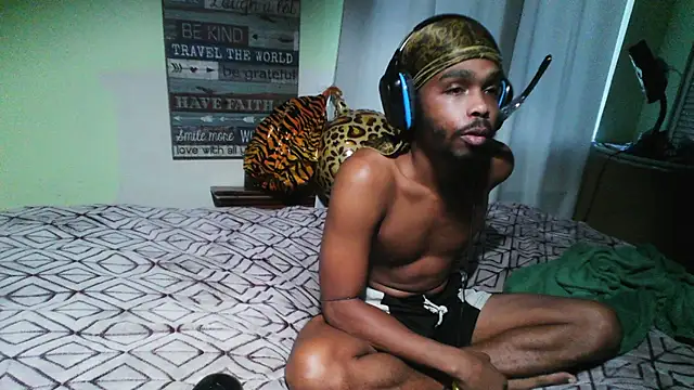 Snapshot of anthonyroth chatting on September 15, 11:43 am anthonyroth online show from September 15, 11:43 am