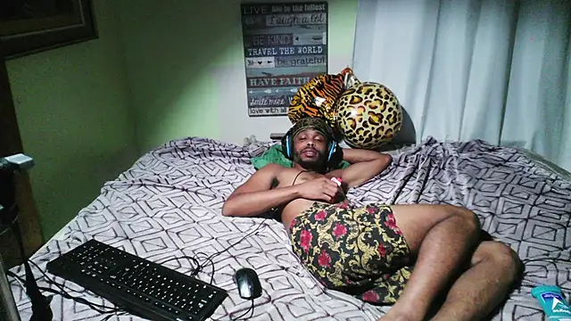 Snapshot of anthonyroth chatting on October 6, 5:49 am anthonyroth online show from October 6, 5:49 am