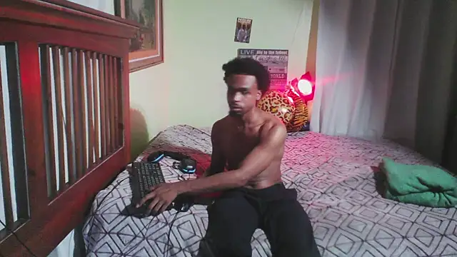 Snapshot of anthonyroth chatting on October 12, 1:59 am anthonyroth online show from October 12, 1:59 am