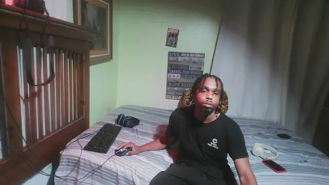 Snapshot of anthonyroth chatting on October 21, 12:55 am anthonyroth online show from October 21, 12:55 am