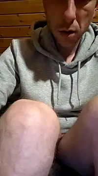 Snapshot of svenpfeifer chatting on March 23, 3:21 am svenpfeifer online show from March 23, 3:21 am