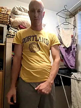 Snapshot of svenpfeifer chatting on September 14, 1:32 pm svenpfeifer online show from September 14, 1:32 pm