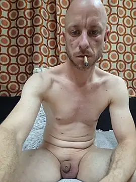 Snapshot of svenpfeifer chatting on October 23, 6:17 pm svenpfeifer online show from October 23, 6:17 pm