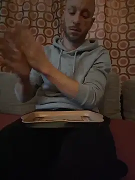 Snapshot of svenpfeifer chatting on November 23, 2:06 pm svenpfeifer online show from November 23, 2:06 pm