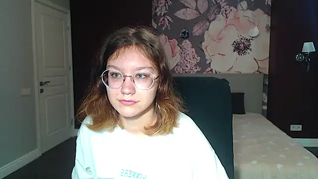 AngelinaLow online show from March 13, 12:13 pm