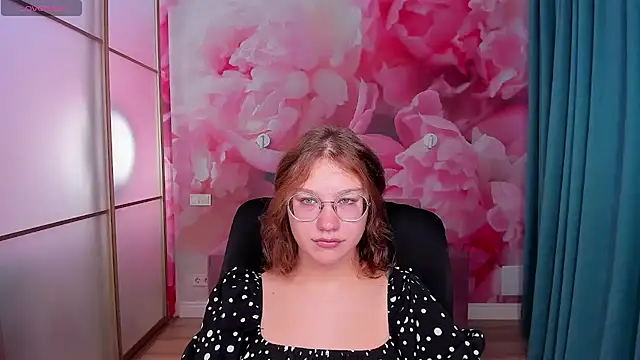 AngelinaLow online show from October 8, 11:30 am