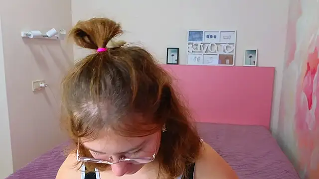 AngelinaLow online show from October 14, 11:33 am