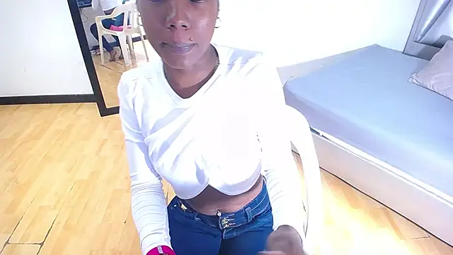 Snapshot of goldenn_ass1 chatting on September 30, 3:33 am goldenn ass1 online show from September 30, 3:33 am