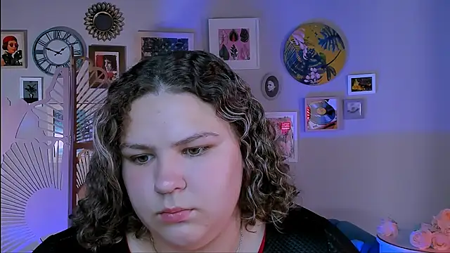 FlorenceAnderson online show from September 16, 8:59 am