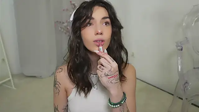 mystica  online show from October 17, 9:01 am