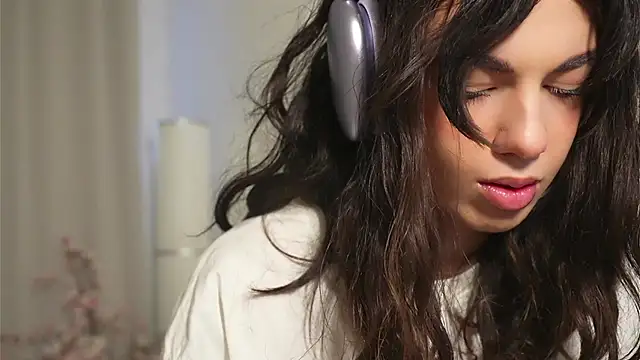 mystica  online show from October 21, 9:43 am