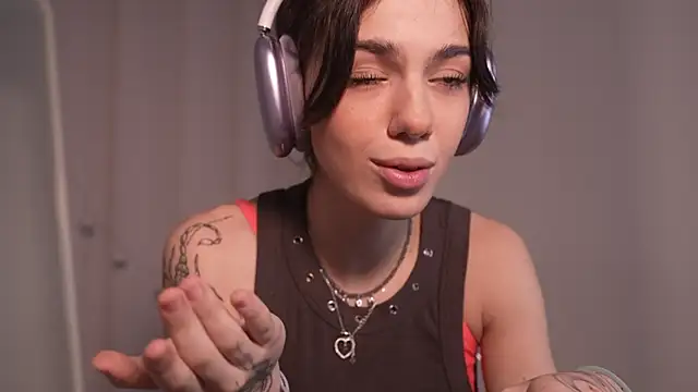 mystica  online show from December 1, 9:36 am