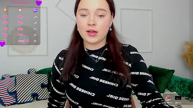 Cute kitty- online show from October 3, 9:23 pm